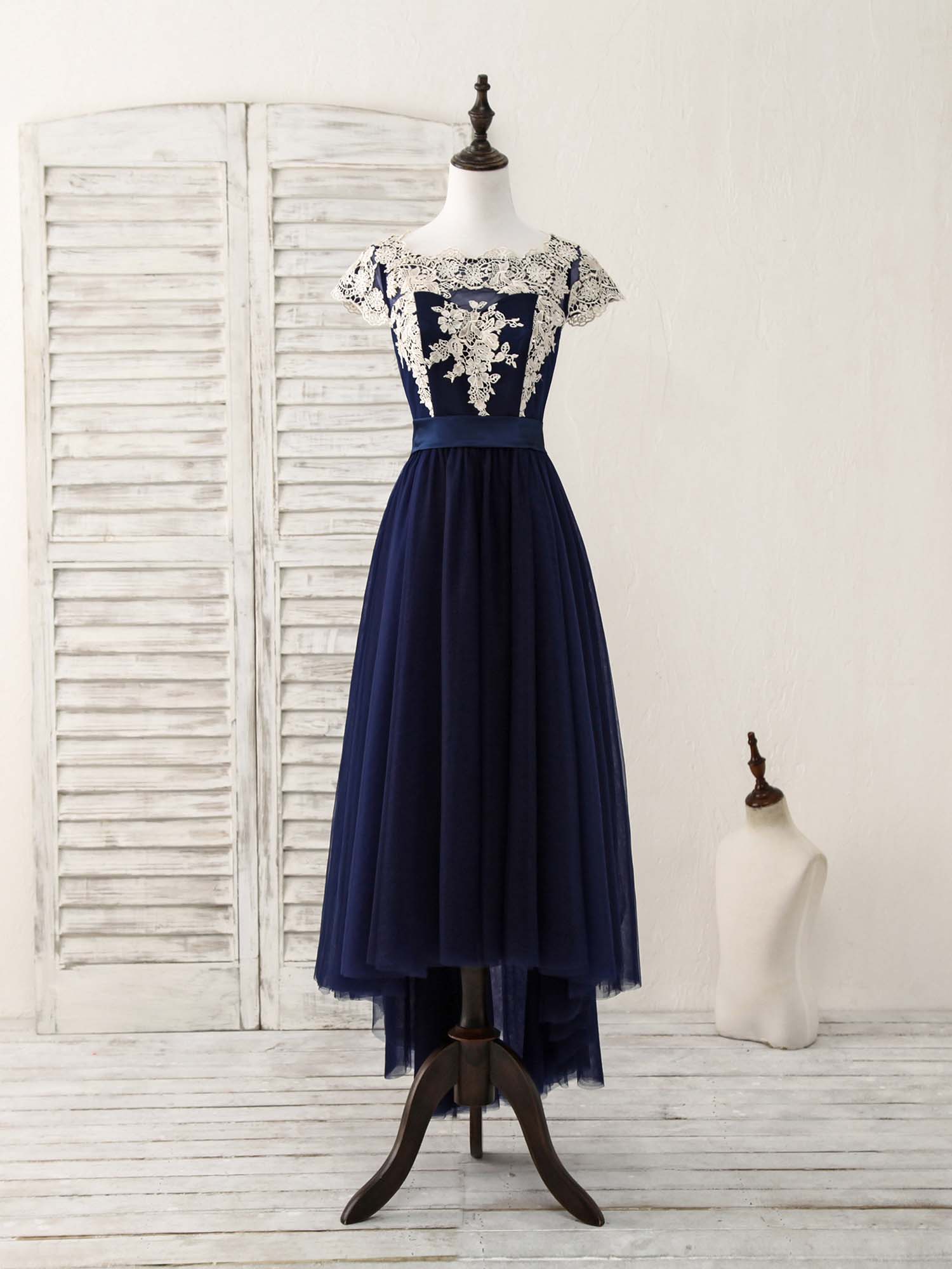 Elegant Dark Blue Tulle Lace Applique High-Low Prom Dress for Special Occasions