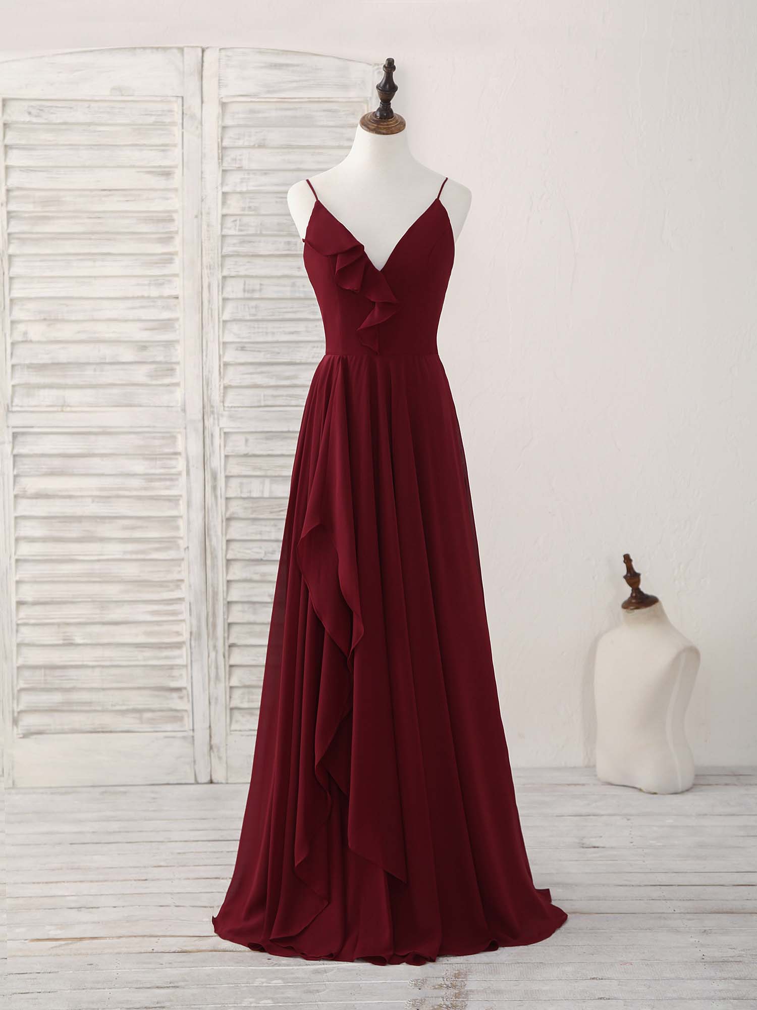 Elegant Burgundy V-Neck Chiffon Gown: Perfect Long Prom or Bridesmaid Dress