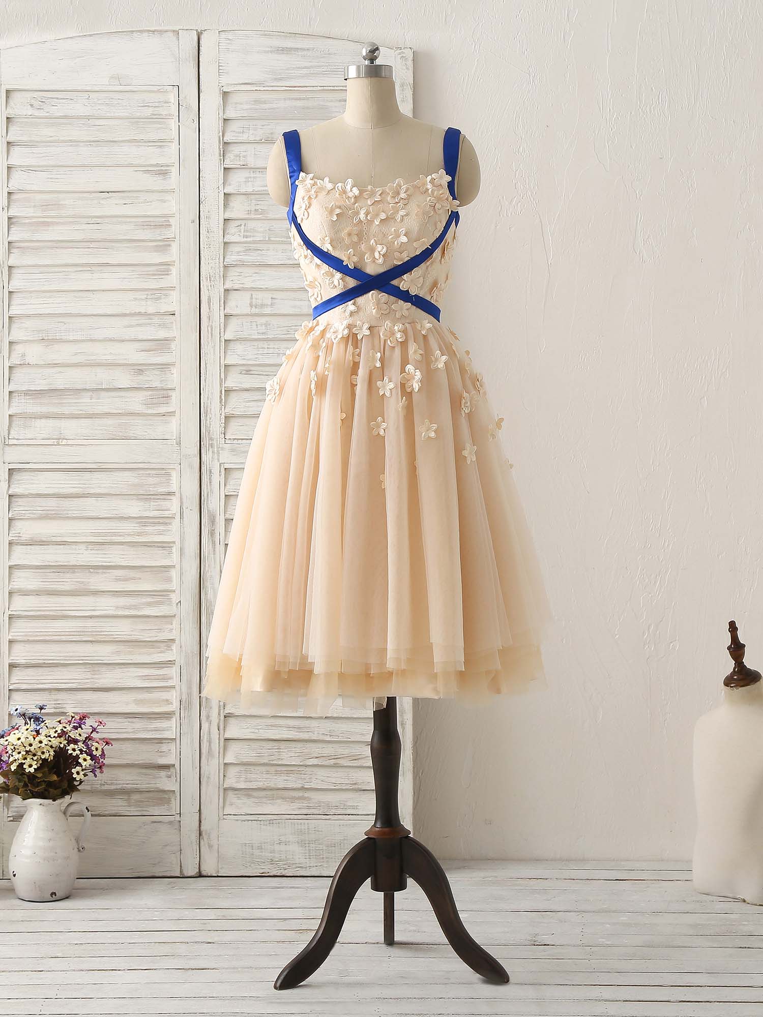 Elegant Champagne Tulle Applique Short Prom Dress Bridesmaid Gown