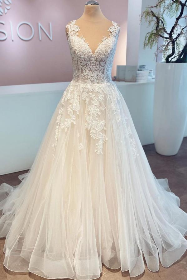 Elegant A-Line V-Neck Sleeveless Wedding Dress with Lace and Tulle