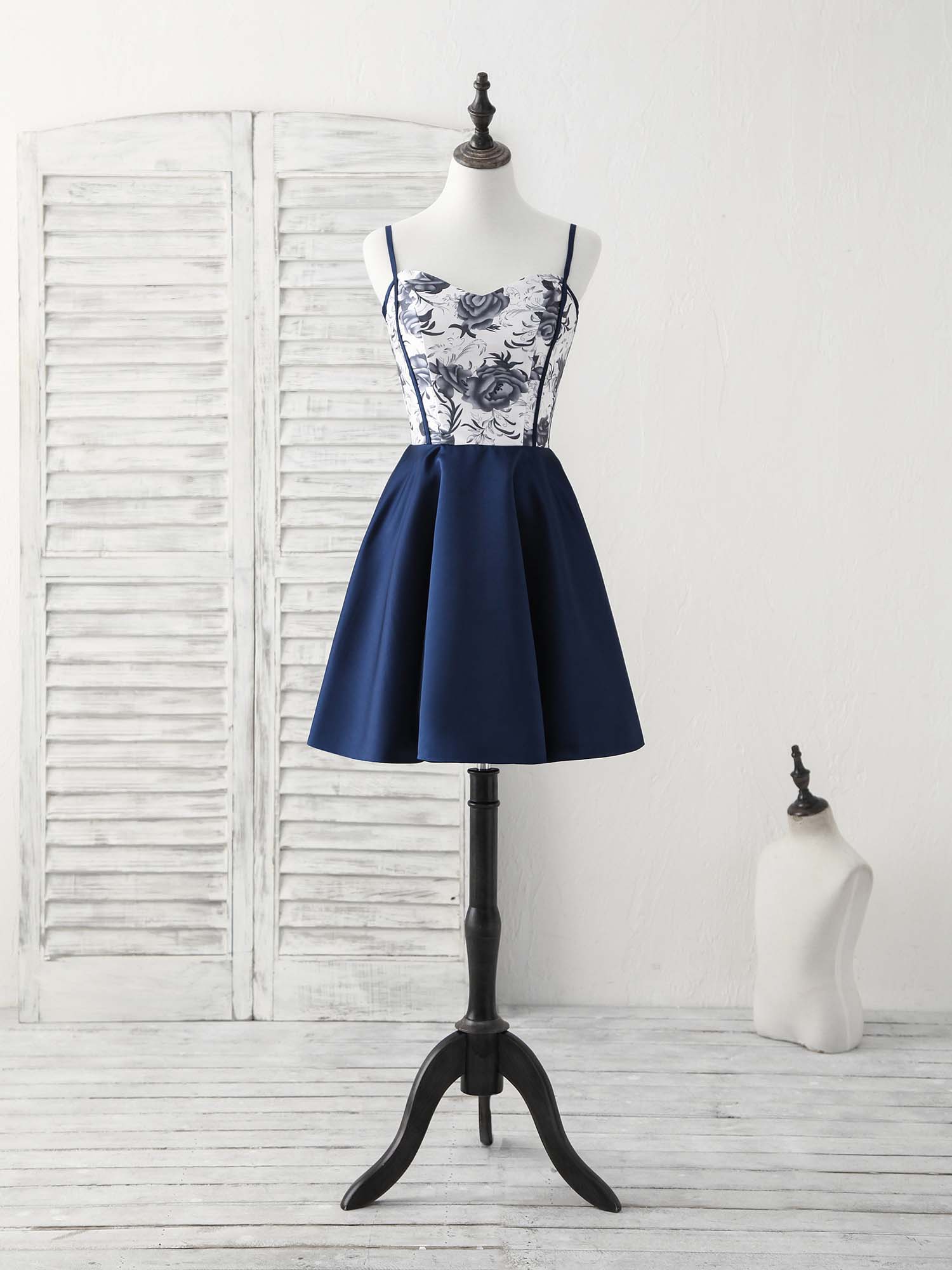 Elegant Sweetheart Dark Blue Short Prom Dress | Royal Blue Homecoming Gown