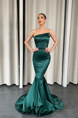 Stunning Dark Green Strapless Mermaid Evening Gown for Formal Occasions and Prom