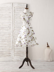 Elegant Round Neck Tulle Short Prom Bridesmaid Dress - Perfect for Special Occasions