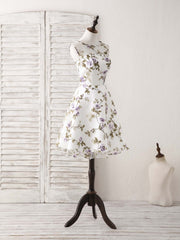 Elegant Round Neck Tulle Short Prom Bridesmaid Dress - Perfect for Special Occasions