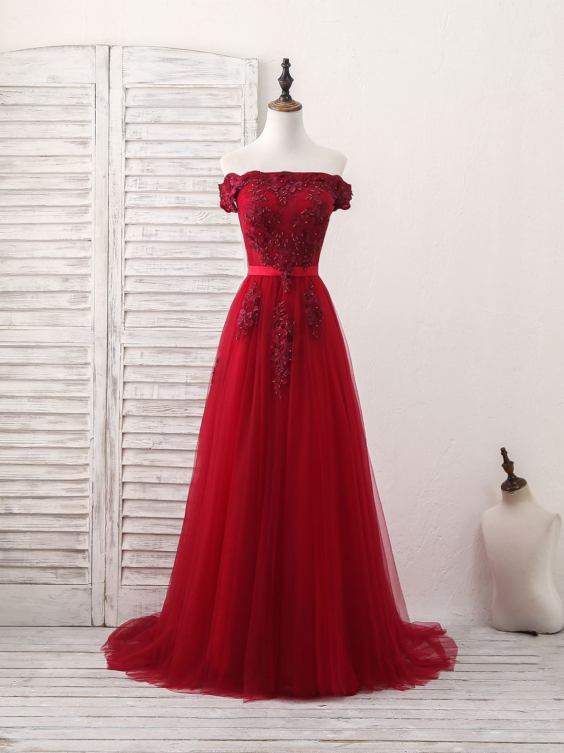Elegant Burgundy Off-Shoulder Tulle Lace Applique Long Prom Evening Dress