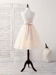 Elegant Sweetheart Tulle Short Prom Dress: Champagne Bridesmaid Gown for Special Occasions
