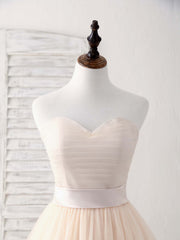 Elegant Sweetheart Tulle Short Prom Dress: Champagne Bridesmaid Gown for Special Occasions