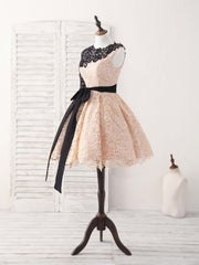 Elegant Champagne Lace Short Prom Dress - Perfect for Homecoming and Special Events