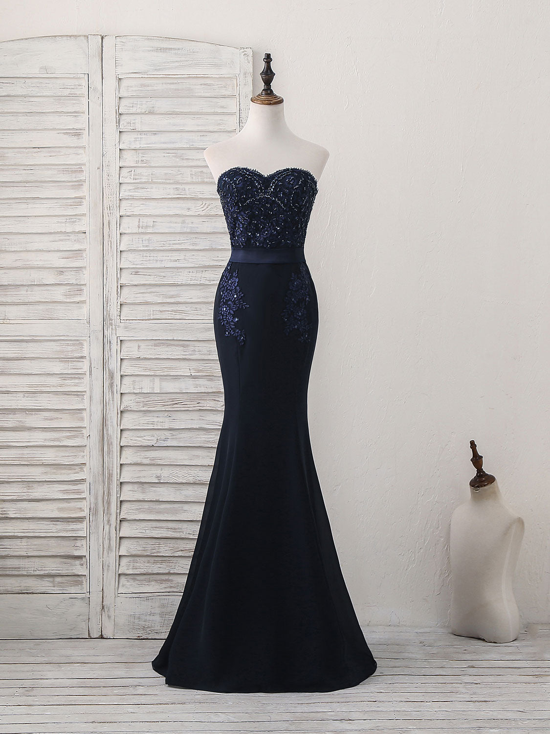Elegant Dark Blue Sweetheart Mermaid Long Prom Evening Gown for Special Occasions
