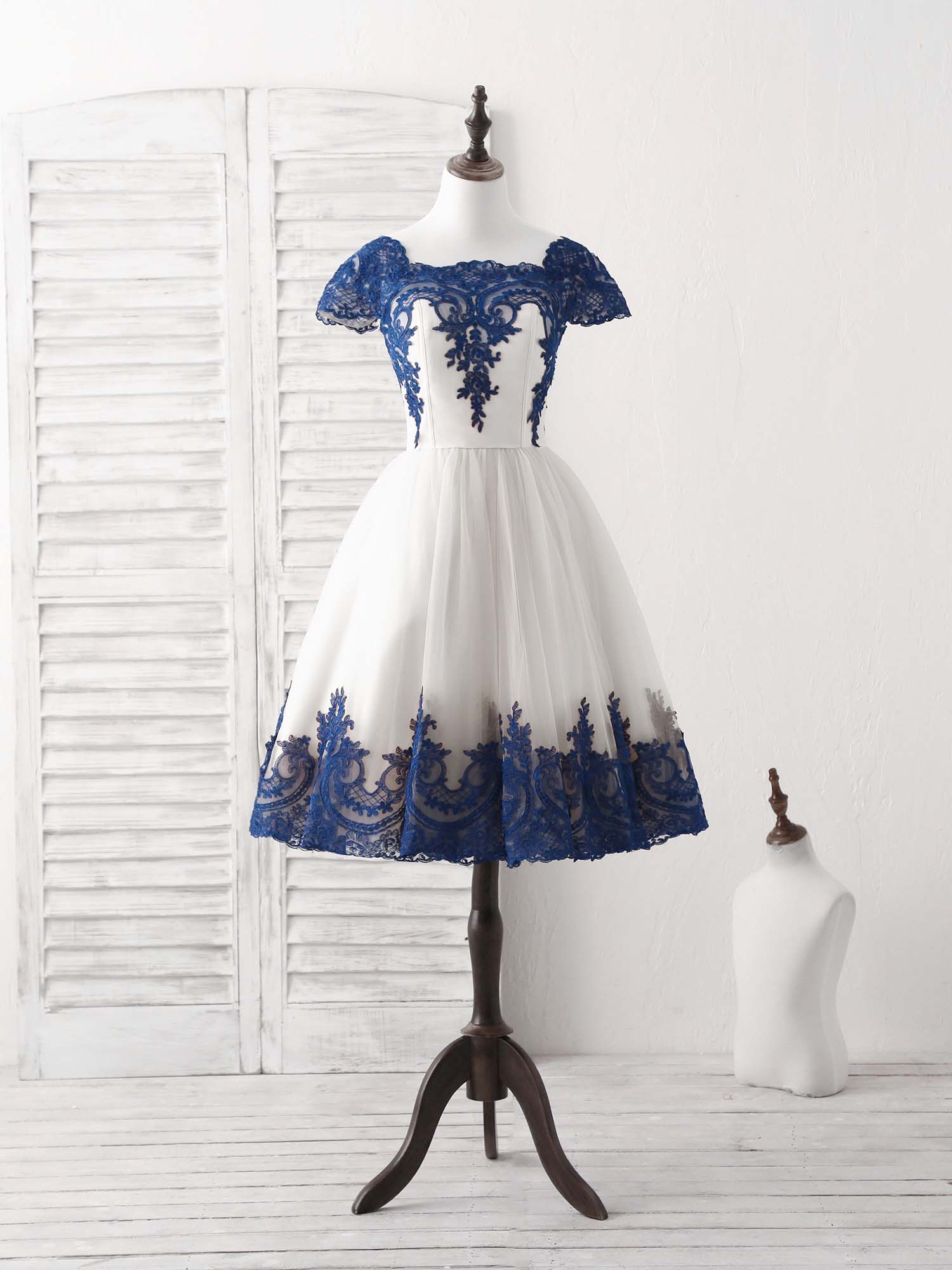 Elegant White Tulle Lace Applique Short Prom Dress for Special Occasions