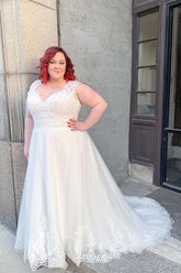Elegant V-Neck A-Line Wedding Dress with Wide Straps and Appliques Lace