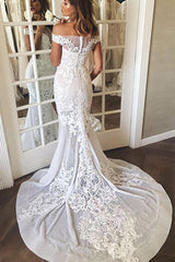 Off-the-Shoulder Sweep Train Mermaid Wedding Dress with Appliques Elegant