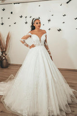 Elegant Sweetheart A-Line Tulle Wedding Dress with Long Lace Sleeves