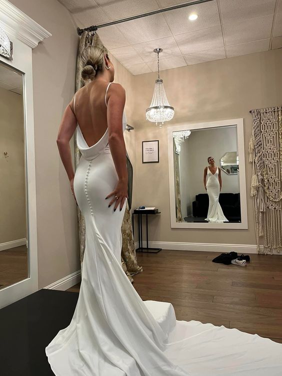 V-Neck Sleeveless Mermaid Satin Wedding Dress Backless Spaghetti Straps