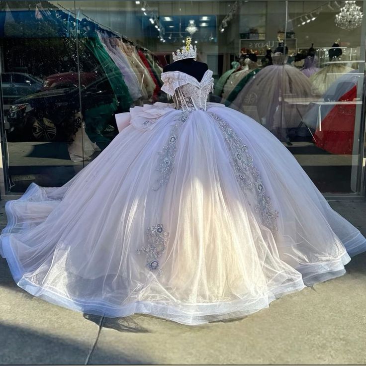 Quinceanera Lace Applique Sequin Beading Tulle Ball Gown Dress
