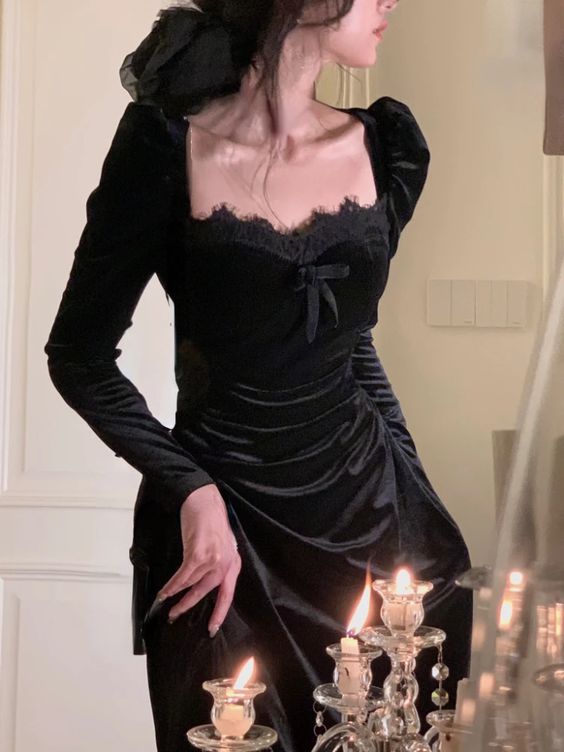 Vintage Black Velvet Long Sleeve Midi Dress with Zipper