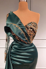 Opulent Dark Green Beaded Mermaid Evening Gown with Enchanting Lace Sleeves Appliques