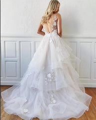 Elegant A-Line V-Neck Lace Wedding Dress with Spaghetti Straps