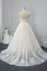 Sweetheart Backless A-Line Wedding Dress with Appliques Lace Tulle Floor-Length Gown