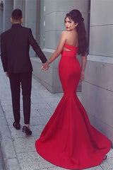 Red Sweetheart Mermaid Prom Dress: Elegant Backless Formal Evening Gown