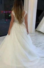 Elegant V-Neck A-Line Wedding Dress with Pearl Tulle Appliques Lace