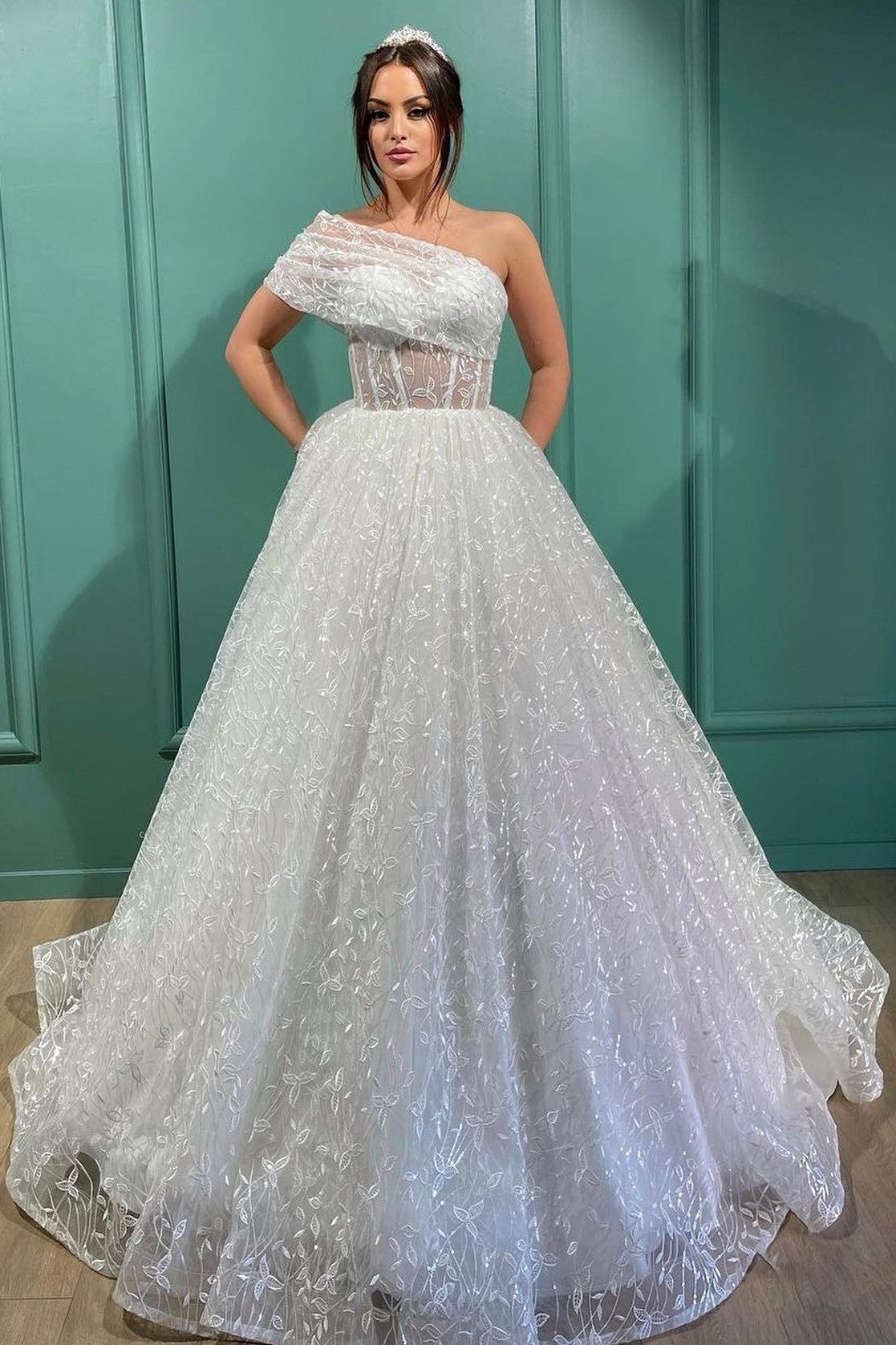 Elegant One Shoulder Tulle Wedding Dress | Sleeveless Princess Bridal Gown