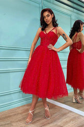 Elegant Red Spaghetti-Strap Tulle Prom Dress Adorned with Delicate Pearls for Special Occasions