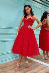 Elegant Red Spaghetti-Strap Tulle Prom Dress Adorned with Delicate Pearls for Special Occasions