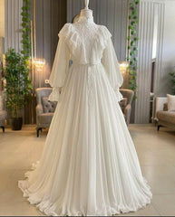 Elegant Long Prom Wedding Gown with Chiffon and Built-in Bra