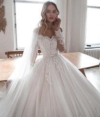 Elegant Long Sleeve Lace and Tulle Ball Gown Wedding Dress