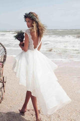 Boho Sleeveless Hi-Lo A-Line Lace Beach Wedding Dress with Bateau Neckline