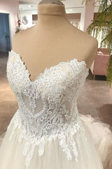 Elegant A-Line Sweetheart Wedding Dress: Backless Lace, Floor-Length Tulle Appliques
