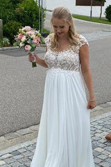 Elegant A-Line Sleeveless Chiffon Wedding Dress with Appliques and Lace