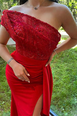 Elegant Red One Shoulder Sequin Mermaid Prom Dress with High Split and Strapless Design