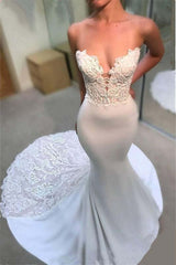 Sweetheart Mermaid Wedding Gown with Lace Appliques and Train