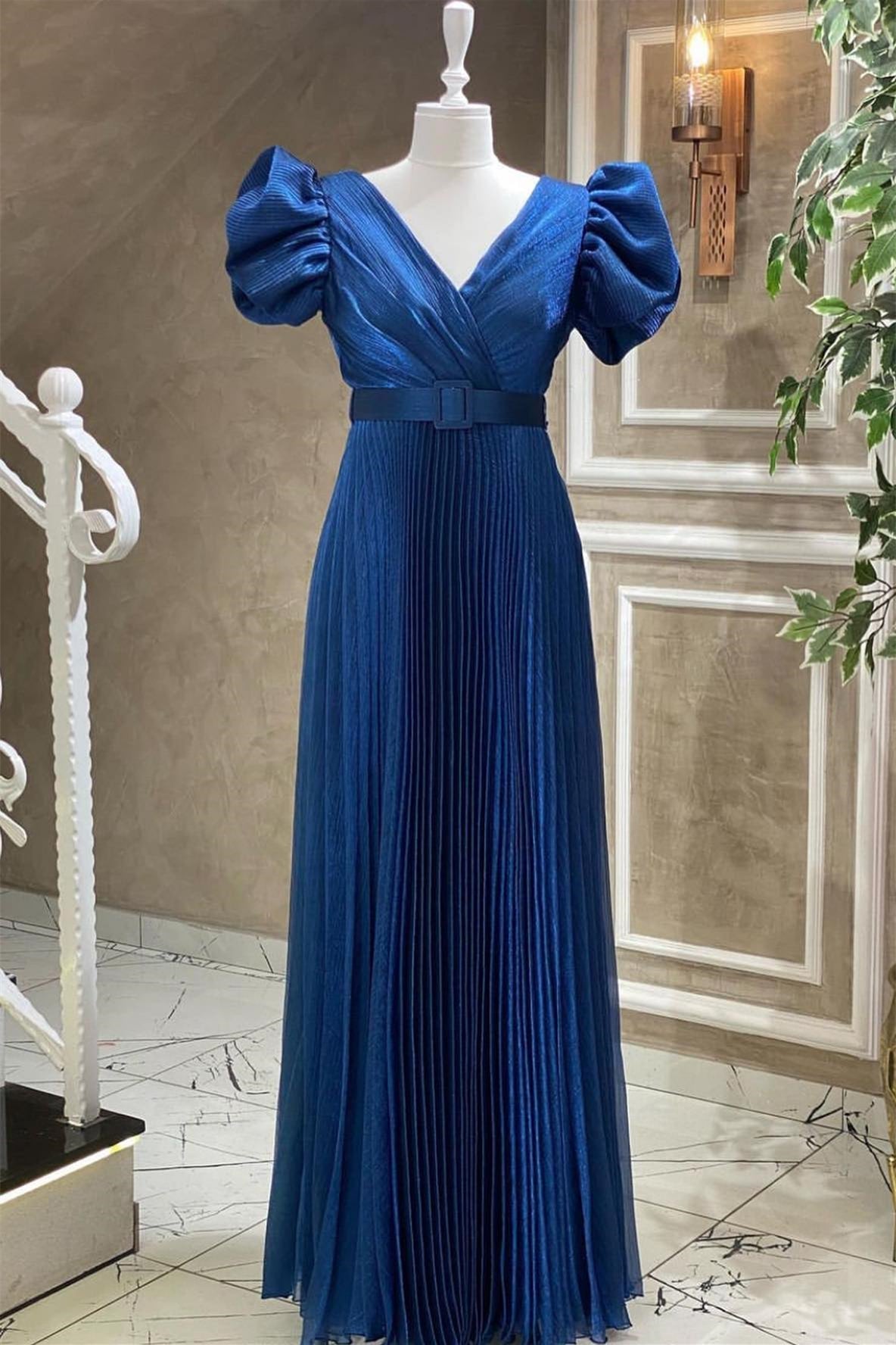 Elegant Royal Blue V-Neck Short Sleeve Evening Dress with Belt