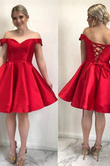 Lilac Off-the-Shoulder A-Line Short Homecoming Dress: Tulle Appliqué and Pleats