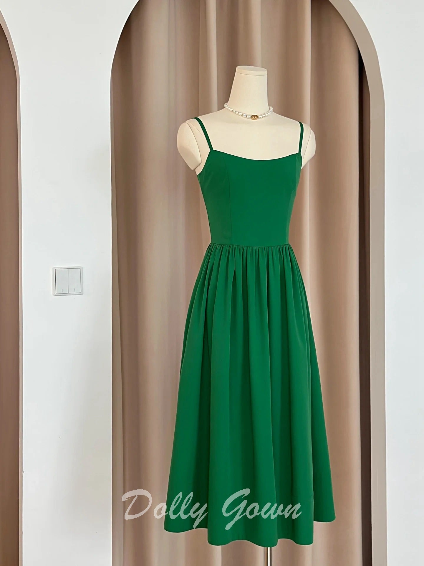Emerald Green Spaghetti Strap Short Vintage Bridesmaid Dresses - DollyGown