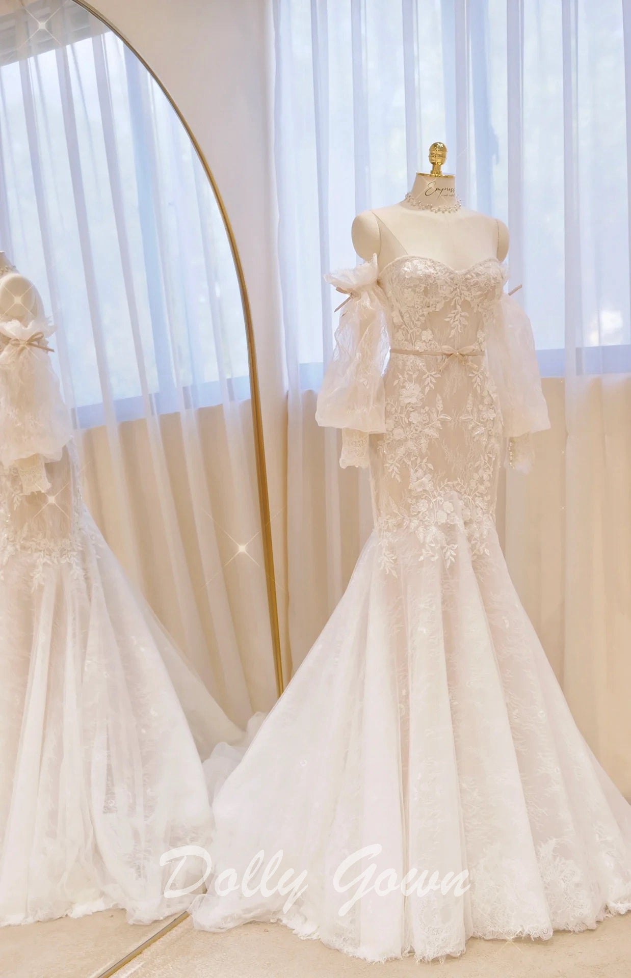 Exquiste Off The Shoulder Long Sleeve Lace Mermaid Wedding Dress - DollyGown