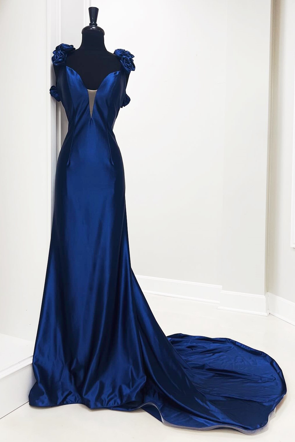 Rosette Plunge V Backless Mermaid Long Formal Gown Rosette Plunge V Backless Mermaid Long Formal Gown