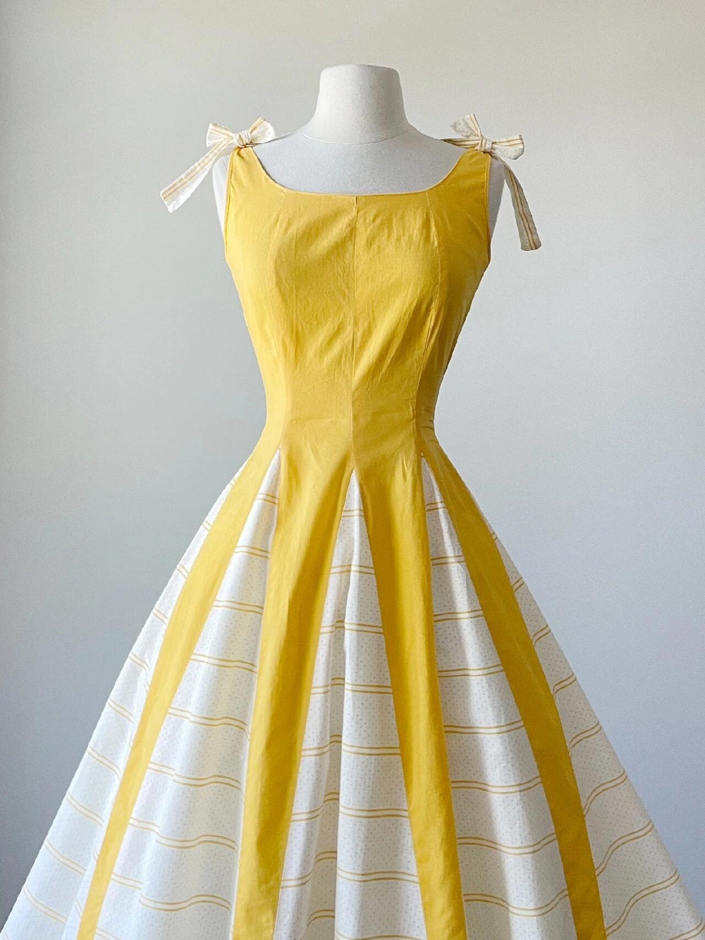 New Arrival 50s Yellow Boat Neck Full Circle Skirt Vintage Dress - DollyGown