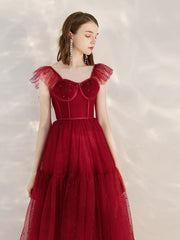 Elegant Burgundy Tulle Short Prom Dress with Sweetheart Neckline A-Line Silhouette