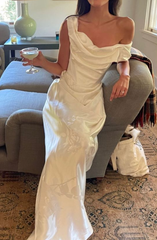 Elegant Long Prom Evening Dress Satin Sleeveless Wedding Gown