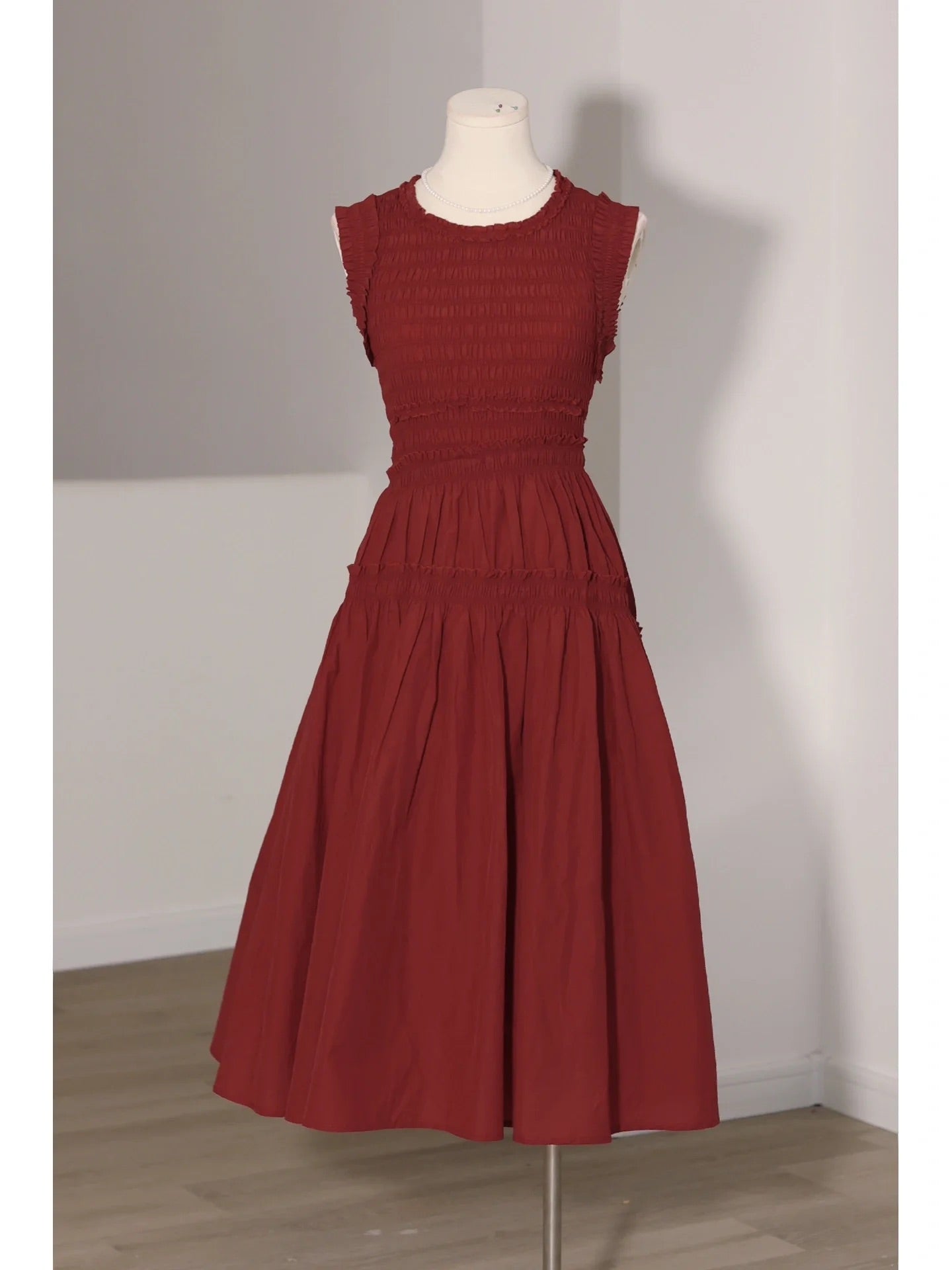 Retro Style Burgundy Sleeveless Midi Dress - DollyGown