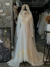 Vintage Chiffon Long Sleeves Wedding Dress - DollyGown