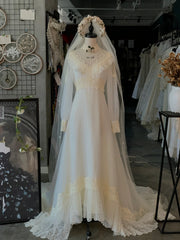 Vintage Chiffon Long Sleeves Wedding Dress - DollyGown