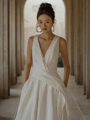 Vintage Style 100% Silk Taffeta Backless Wedding Dress with Pockets