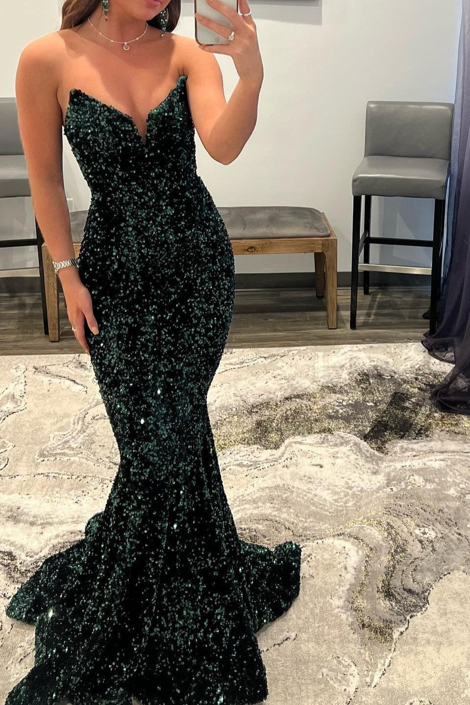 Stunning Sequin Dark Green V-Neck Mermaid Prom Gown for Elegant Evenings