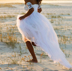 Off-Shoulder Tulle Lace Beach Wedding Dress with Train