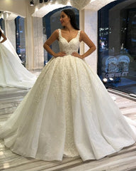 Elegant Sweetheart Spaghetti Strap Backless Ball Gown Wedding Dress with Lace Appliques